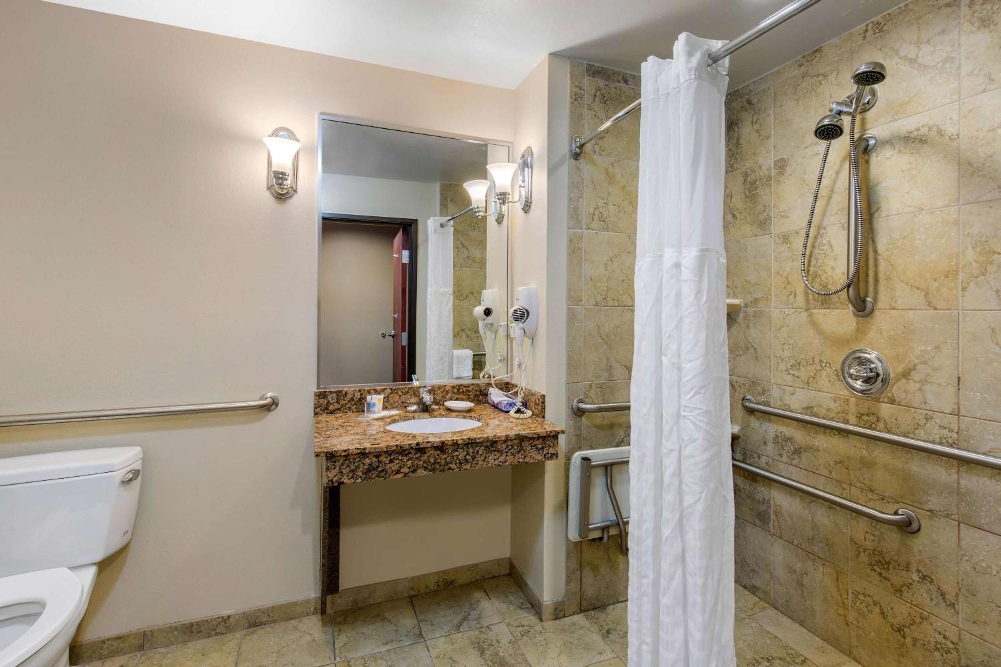 Comfort 3* Seaford
